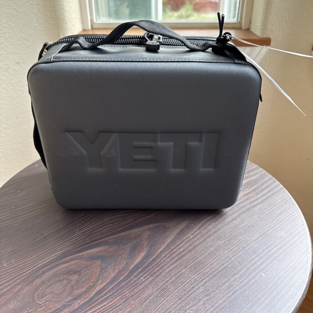 YETI DayTrip Insulated Soft Sided Zip-Around Fresh-for-Hours Bag Black 3L New